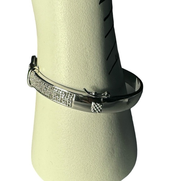 Silver buckle bangle - Picture 7 of 7